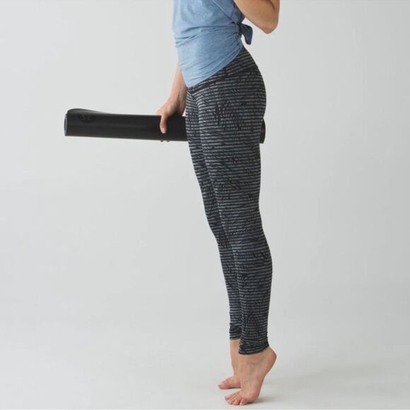 Lululemon Wunder Under Stripe Play 30” full length palm print legging 4 - Picture 1 of 10